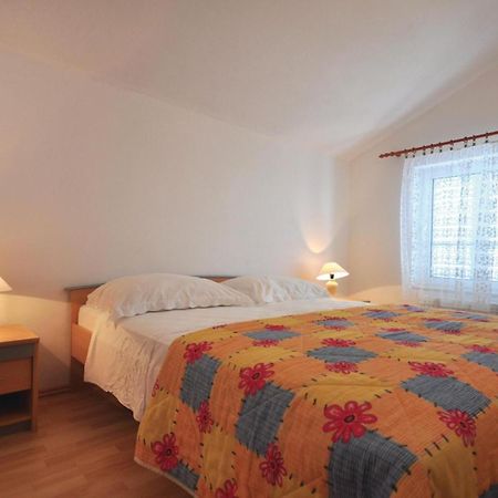 Lovely Apartment In Trogir With Kitchen Extérieur photo